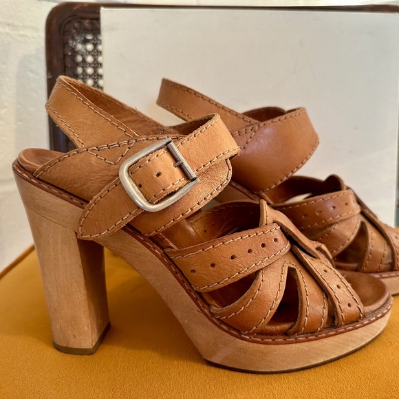 Chloe platform sandals - Picture 1 of 8